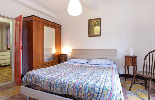 Fezzano Apartment | Authentic Italian vacation apartment overlooking the Gulf of Poets.