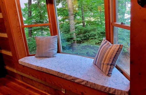 Jefferson City Cabin | AUTHENTIC LAKEFRONT LOG CABIN-SLEEPS 10. PRIVATE DOCK. FIREPIT.