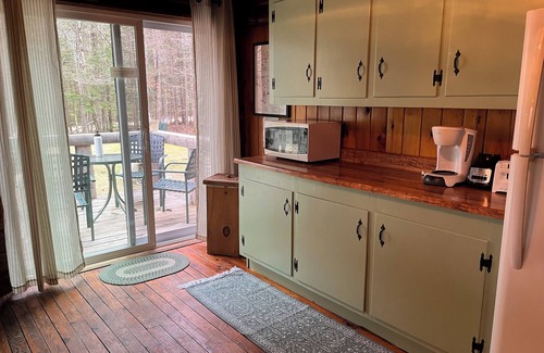 Campton Cabin | Authentic Log Cabin! Recently updated! Fun for families/Near Owl's Nest!