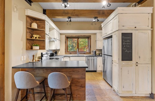 Saint-Faustin-Lac-Carre Cabin | Authentic logwood cabin next to Mont-Blanc ski station, close to Tremblant.