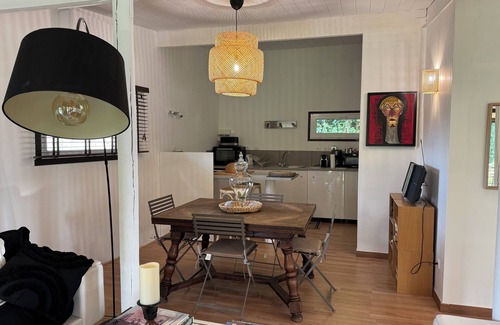 Cavaillon Cottage | Authentic Luberon, lodge-style house in the heart of nature