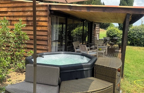 Cavaillon Cottage | Authentic Luberon, lodge-style house in the heart of nature