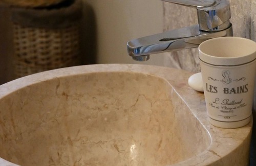 La Roque-sur-Pernes House | Authentic Provencal shed and its SPA on an exceptional site