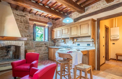 Camerino House | Authentic residence in the middle of nature with pool.