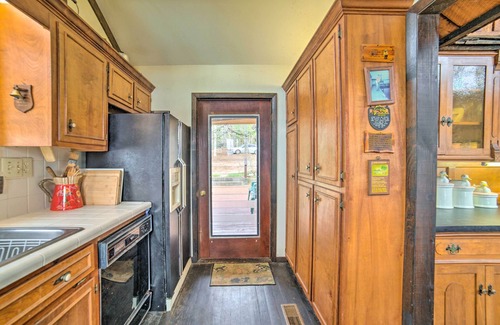 Shelby Cabin | Authentic Retreat w/Private Dock on Coosa River!
