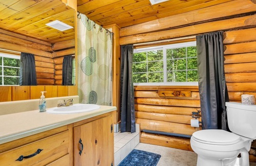 Sunday River Area Cabin | Authentic ski cabin