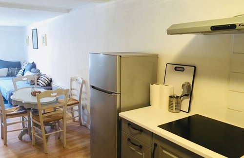 Bastide Saint-Louis Apartment | Authentic south of France apt center of Carcassonne