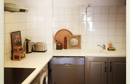 Bastide Saint-Louis Apartment | Authentic south of France apt center of Carcassonne