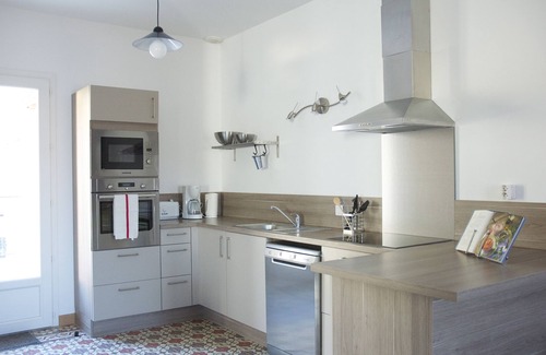 Roquebrun House | Authentic spacious house in charming village with heatable pool and garage
