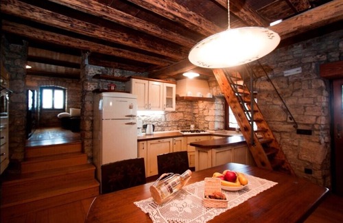 Visnjan Villa | Authentic Villa Ulika with a pool and a jacuzzi