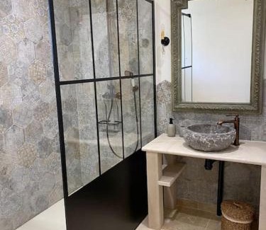 La Vernelle House | Authentique moulin à eau du ⅫⅠe siècle
