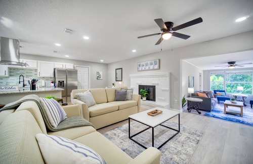 Del Rio House | Autumn Deal! Luxe Poolside Escape~Julington Creek~Grill~Sleeps 10