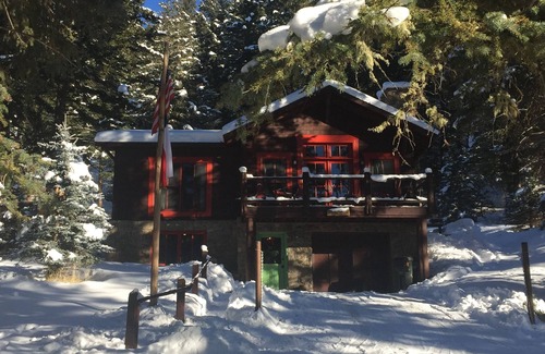 Gallatin Gateway Cabin | Autumn Discount on Montana Riverside Cabin