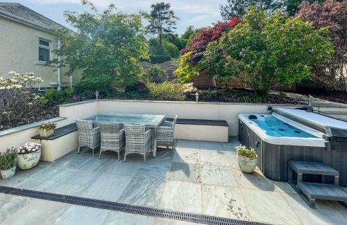 Braithwaite House | Autumn Leaves