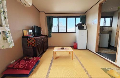 Minami Apartment | Autumn Leaves Villa 401