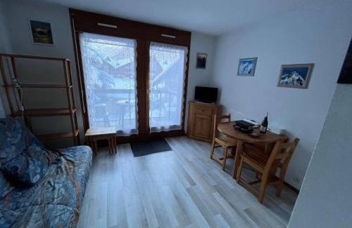 Les Contamines-Montjoie Apartment | Aux Pieds des pistes en plein soleil