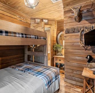 Shreveport House | Avail This Weekend! Hot Tub, Kayaks & Canoes!