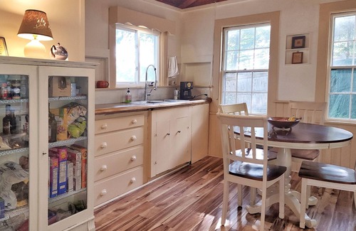 Hillsboro Cottage | Available summer & fall 2025
