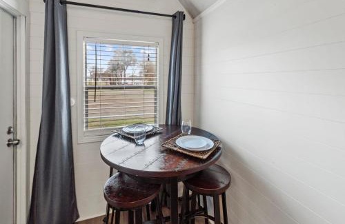 Oil City House | Available This Weekend, Kayaks & Across From Caddo