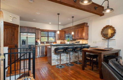 Sandpoint House | Avalanche #1