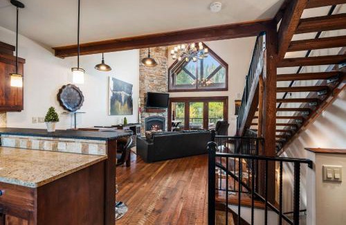 Sandpoint House | Avalanche #1