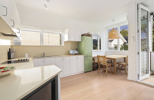 Avalon Beach Apartment | avalon breakers retreat… just steps to Avalon beach…