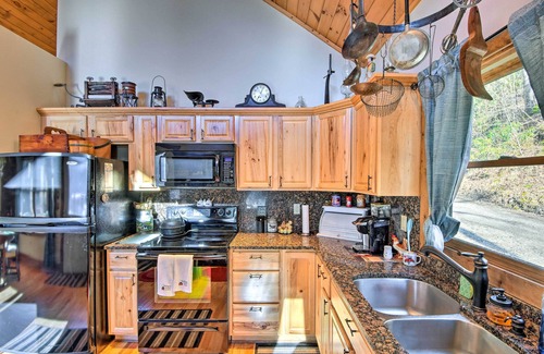 Marble House | Avalon Woods Riverfront Retreat: Walk to Waterfall