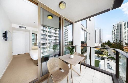 Broadbeach Apartment | Avani Hotel 1BR Private Apt Casino Beach Dining