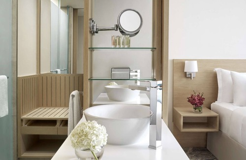 Discovery Gardens Hotel | Avani Ibn Battuta Dubai Hotel