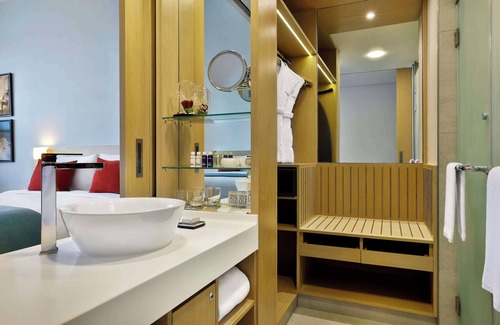 Discovery Gardens Hotel | Avani Ibn Battuta Dubai Hotel