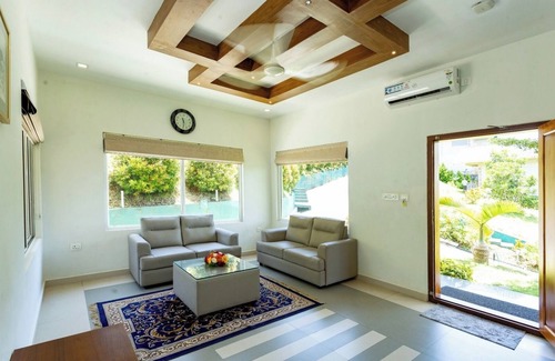 Devikolam Hotel | Aveda Munnar Mountains and Mist