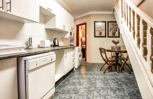 Sedgefield Apartment | Avemore Island Apartment-full power back up