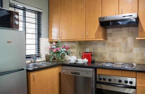 Stellenbosch Central Apartment | Avemore Jan Cats no 2- with backup power