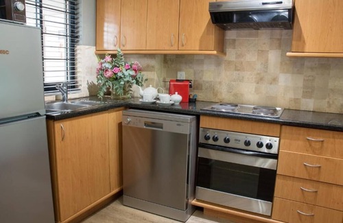 Stellenbosch Central Apartment | Avemore Jan Cats no 2- with backup power