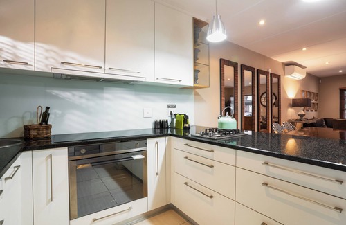Stellenbosch Central Apartment | Avemore Mareba Court No 9- with backup power