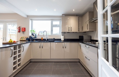 Cheadle House | Avenue House (Heald Green, Cheadle)