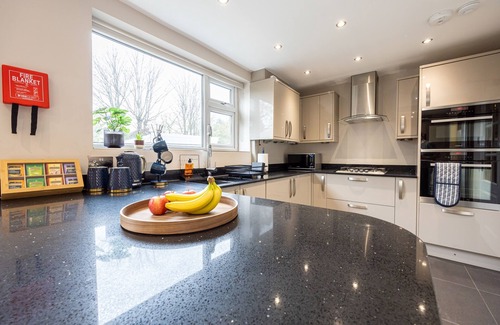 Cheadle House | Avenue House (Heald Green, Cheadle)