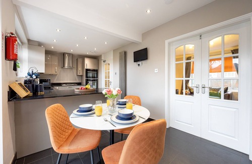 Cheadle House | Avenue House (Heald Green, Cheadle)