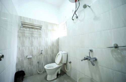 Pulikeshi Nagar Hotel | Avenue Inn