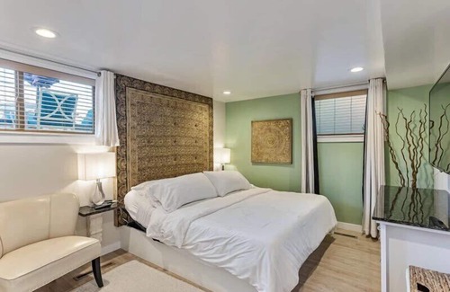 Liberty Wells House | Aviary Park & PickleBall Close By