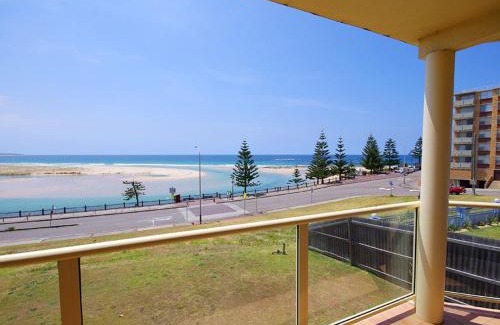 The Entrance Apartment | Avilla Court 1
