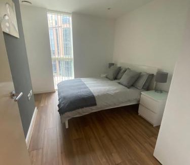 Fairfield Apartment | Avisa Stays- London. 2 bedrooms with 2 bathrooms.