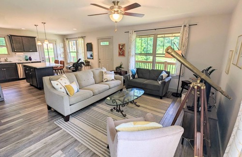Mars Hill House | AVL-Area Mountain Retreat: 20-25 minutes from downtown