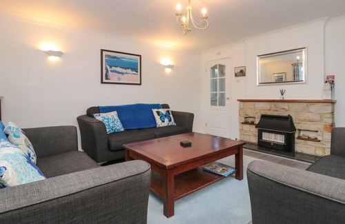 Hawsker Cottage | AVON CROFT COTTAGE, pet friendly, with a garden in Hawsker