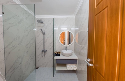 Hue Hotel | Avon Hotel