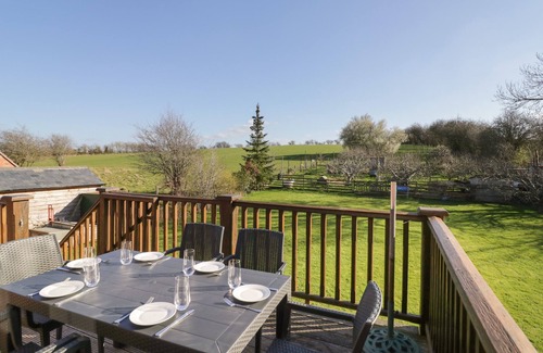 Ardens Grafton Cottage | AVON VIEW, family friendly in Welford-On-Avon