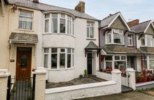 Borth-y-Gest House | Avondale