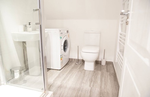 Croham Apartment | Avondale Road