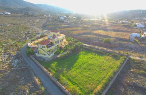 Fry Apartment | AVRA Apartments & Studios