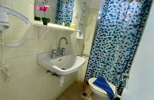 Benitses Hotel | Avra Budget Beach Hotel